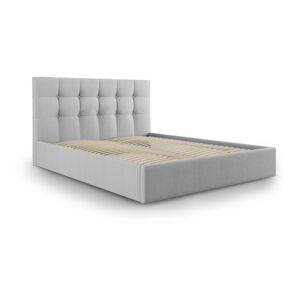 Světle šedá čalouněná dvoulůžková postel s úložným prostorem s roštem 180x200 cm Nerin – Mazzini Beds